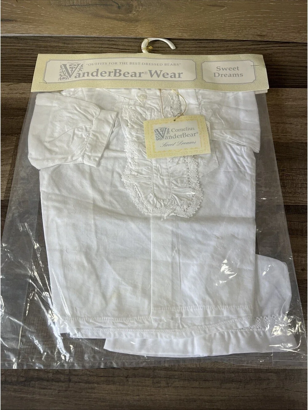 Cornelius Vanderbear Wear Sweet Dreams Outfit